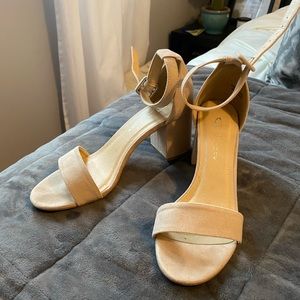 NUDE HEEL